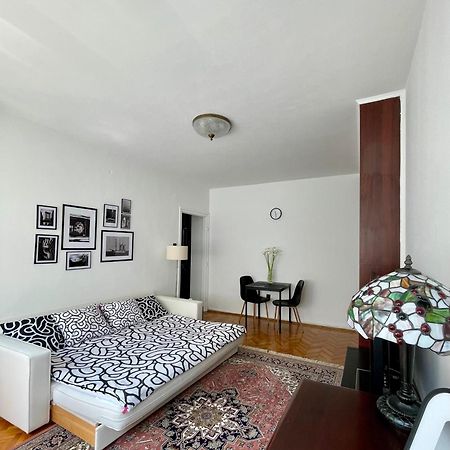 Apartment Mirochka Belgrado Esterno foto