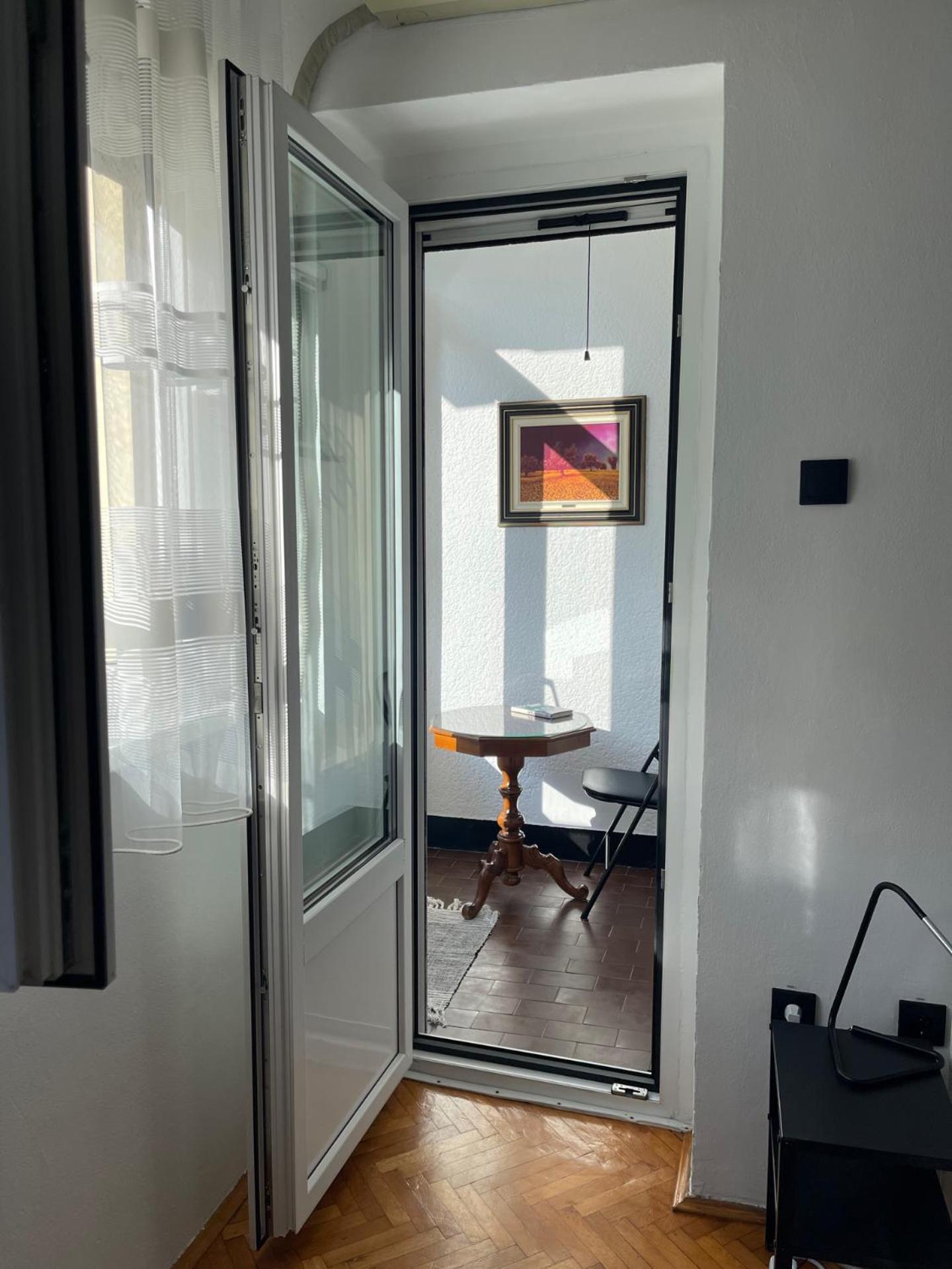 Apartment Mirochka Belgrado Esterno foto