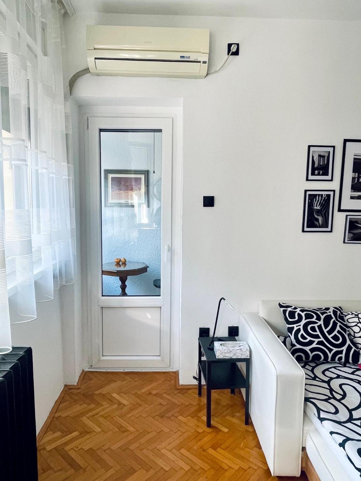 Apartment Mirochka Belgrado Esterno foto