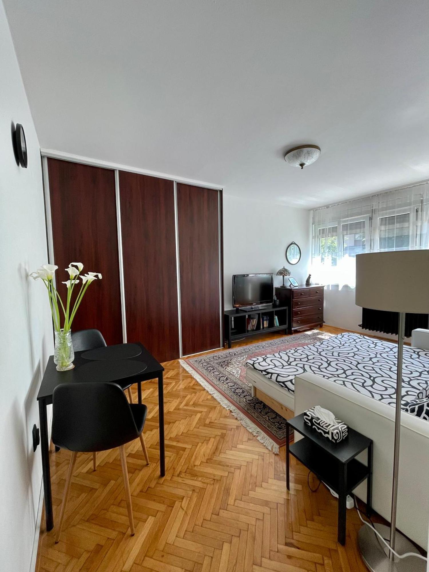Apartment Mirochka Belgrado Esterno foto